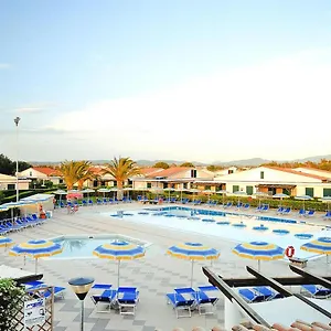 In Cecina Mare With Outdoor Pool Marina di Cecina